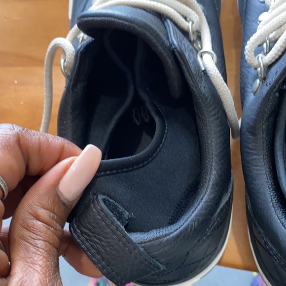 Men converse - Picture 5 of 5